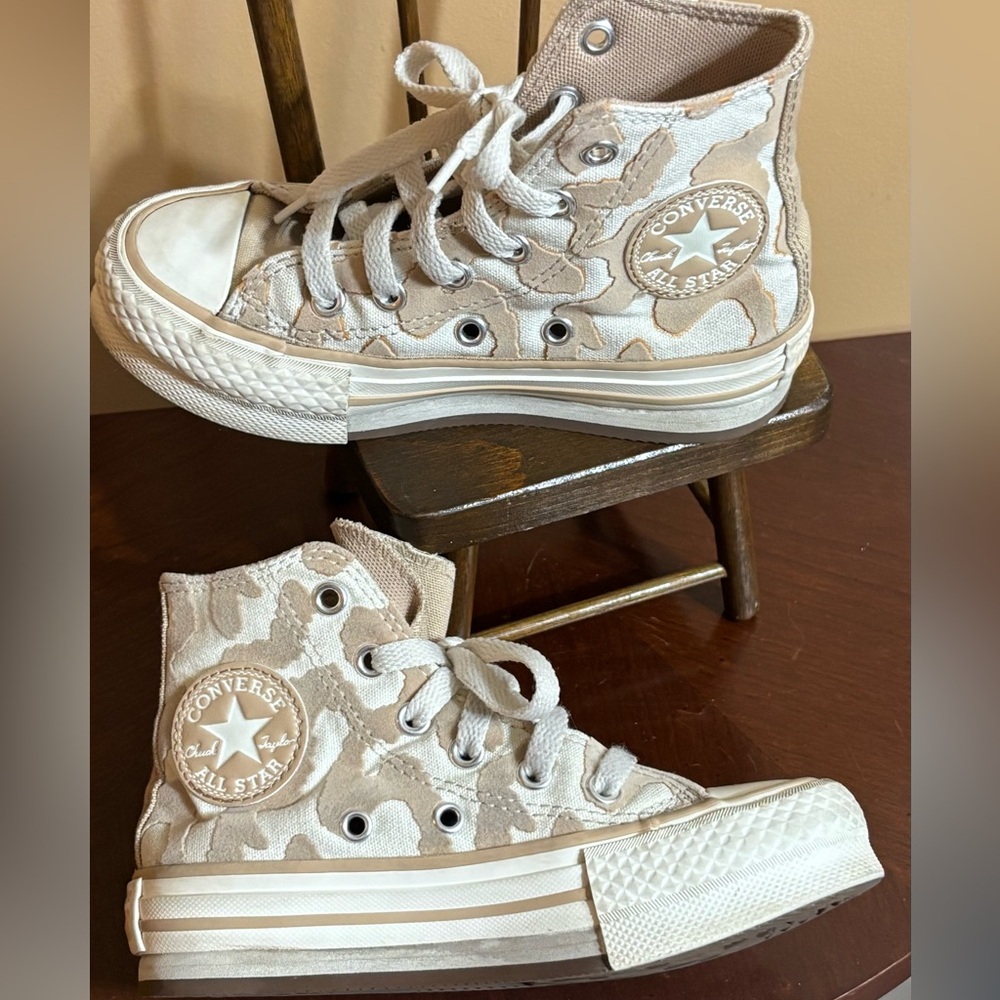 Converse Kids High Top Sneakers in Beige Camo